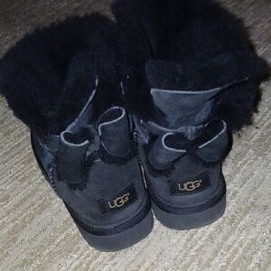 Womens UGG Australia Black Nevaeh Black Suede Bow Winter Ankke Boots Sz: 8